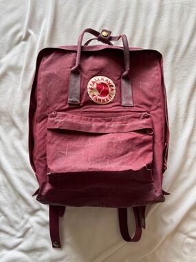 Fjallraven Kanken back pack